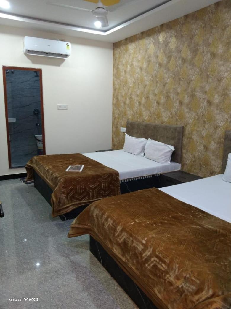 Hotel Somnath Inn Ujaim Exterior foto