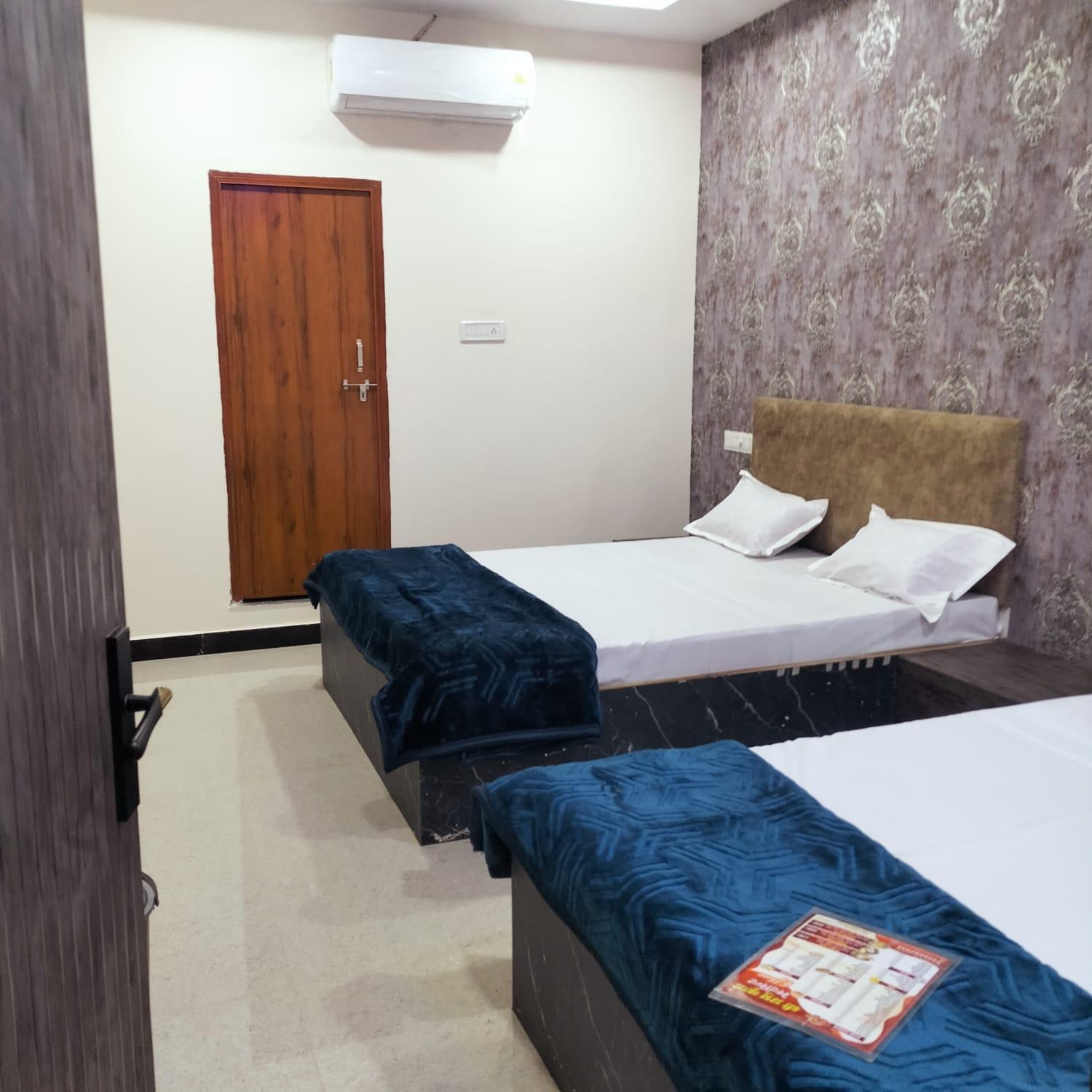 Hotel Somnath Inn Ujaim Exterior foto