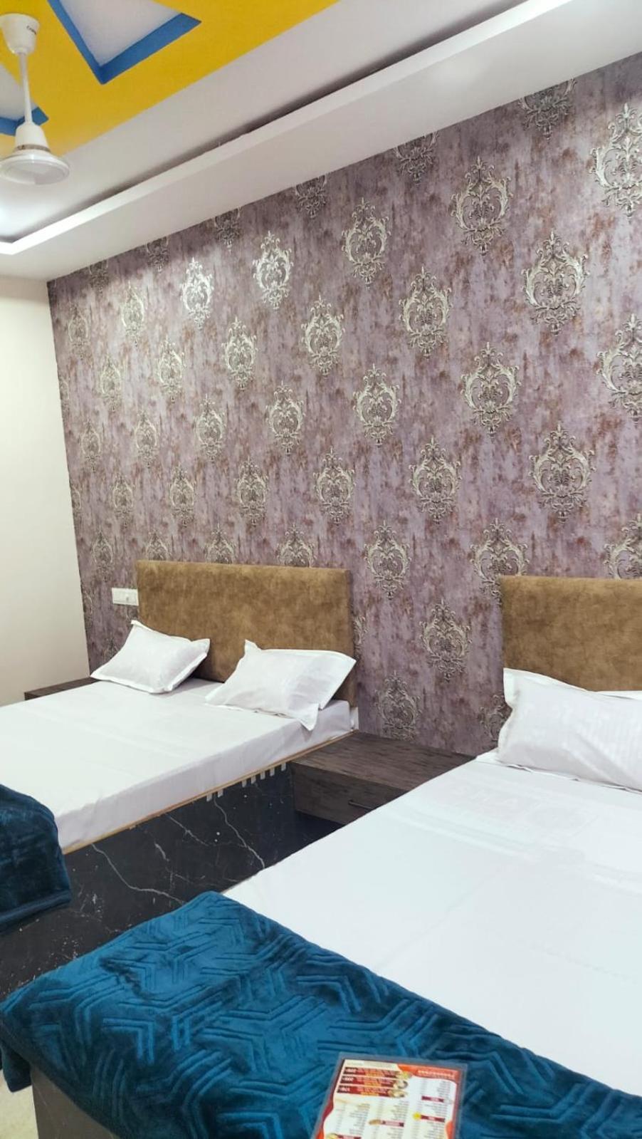Hotel Somnath Inn Ujaim Exterior foto