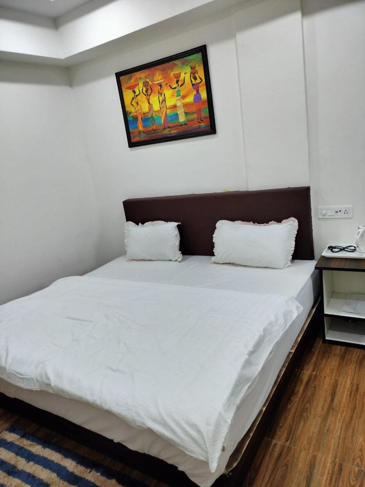 Hotel Somnath Inn Ujaim Exterior foto