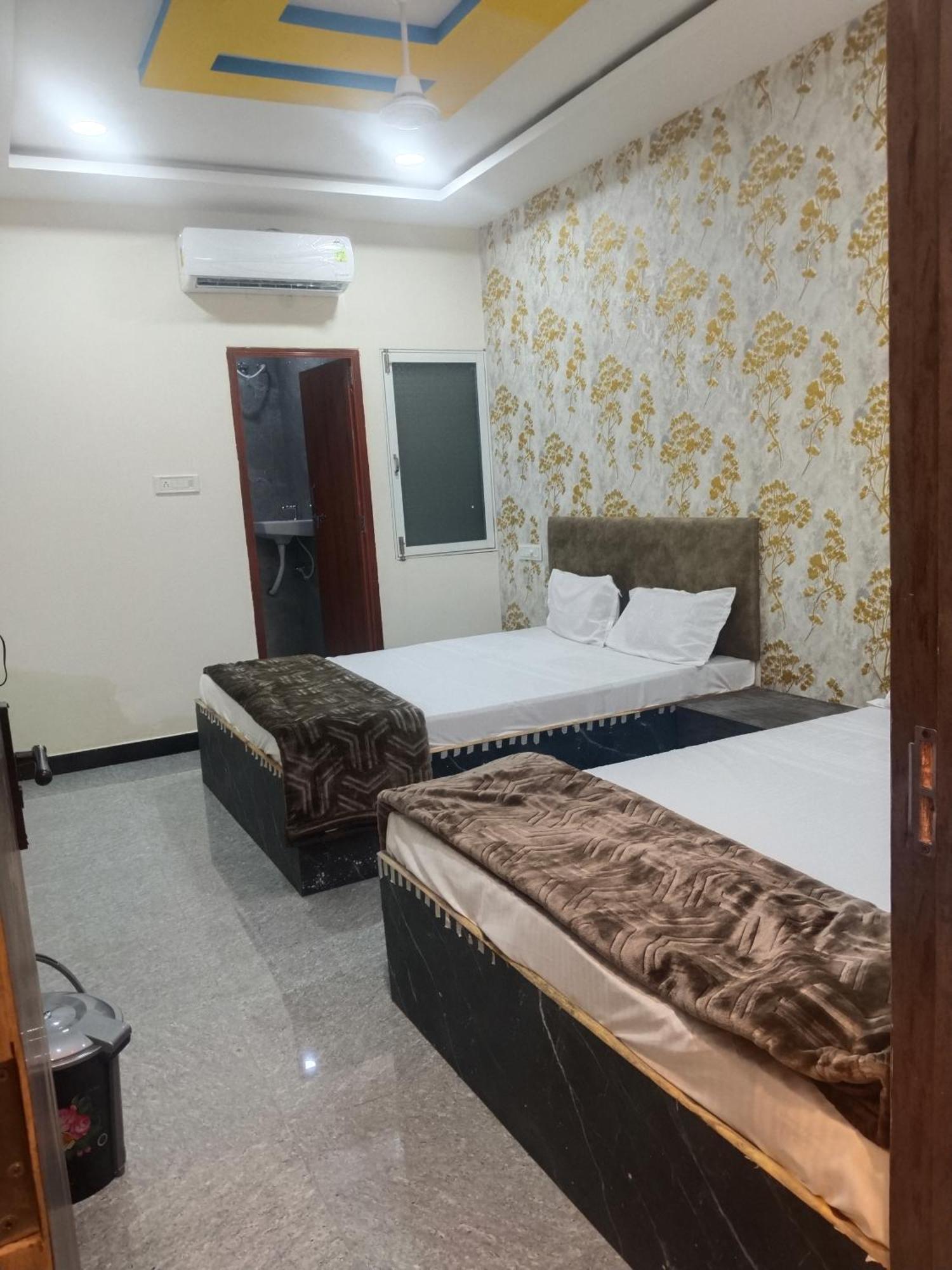 Hotel Somnath Inn Ujaim Exterior foto